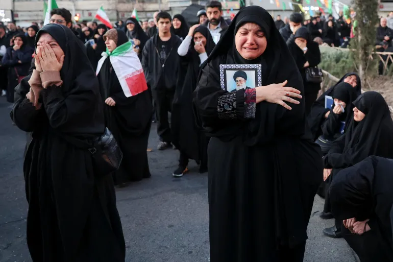 যেভাবে ইরানকে আরও শক্তিশালী করে তুলছে যুক্তরাষ্ট্র ও ইসরায়েল